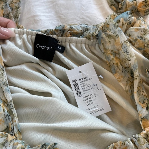 Clichè Dress - Picture 3 of 4